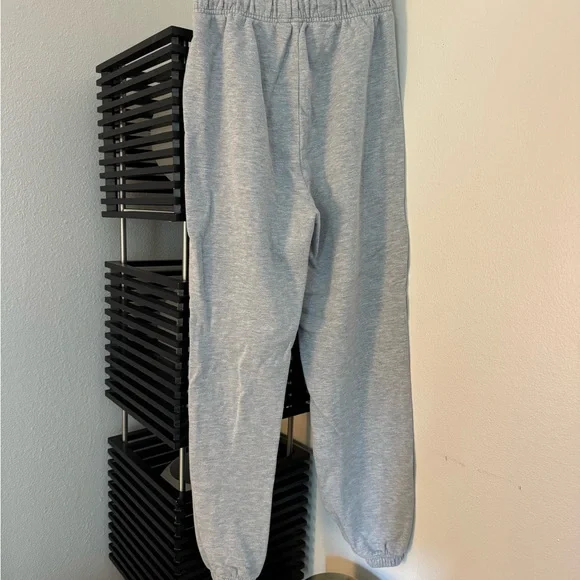Alo Gray Accolade Sweatpants - Picture 3 of 4
